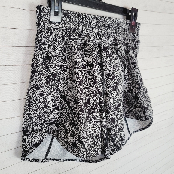 Lululemon Tracker Short V 4" Inch Sporadic Black Rhino Grey, sz 4 - Picture 2 of 7